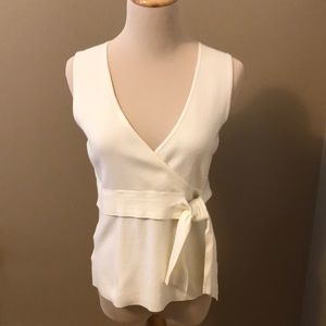 Women sleeveless top